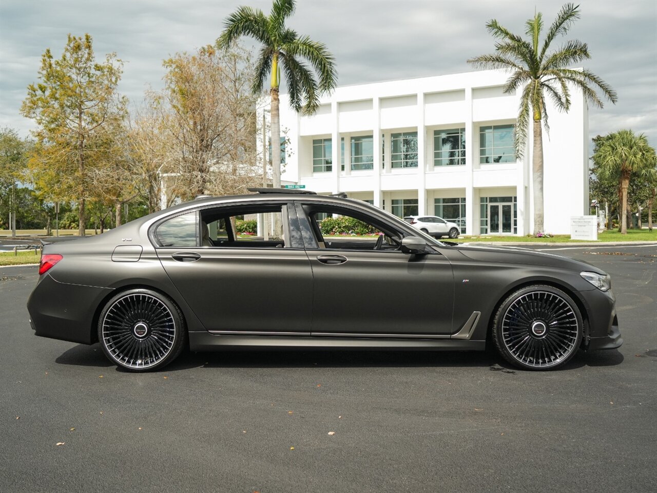 2017 BMW 7 Series M760i xDrive   - Photo 78 - Bonita Springs, FL 34134