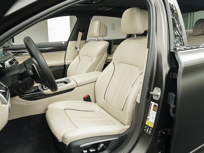 2017 BMW 7 Series M760i xDrive - Photo 24 - Bonita Springs, FL 34134