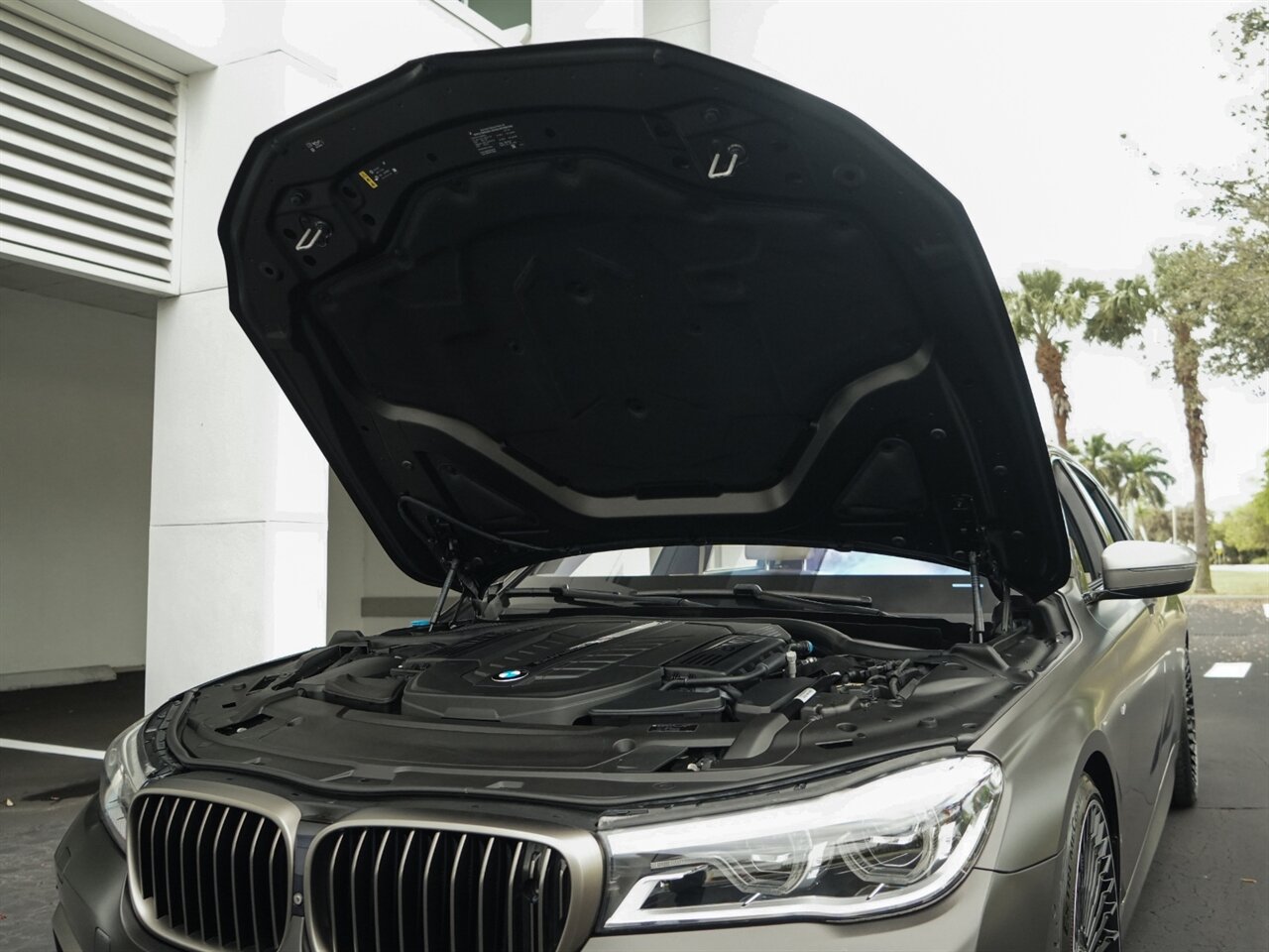 2017 BMW 7 Series M760i xDrive   - Photo 50 - Bonita Springs, FL 34134