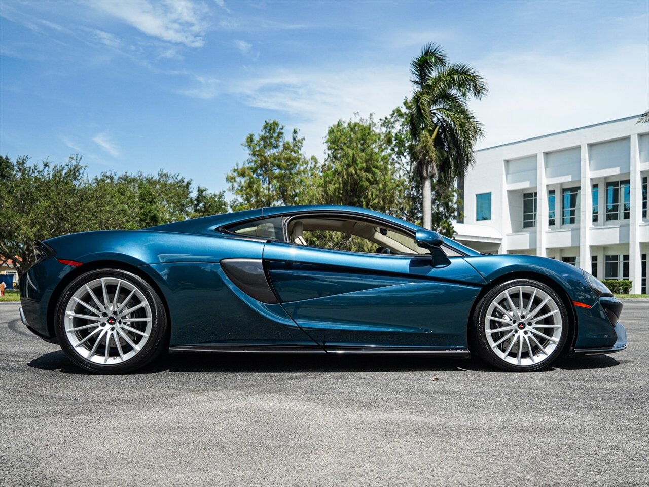 2017 McLaren 570GT   - Photo 63 - Bonita Springs, FL 34134