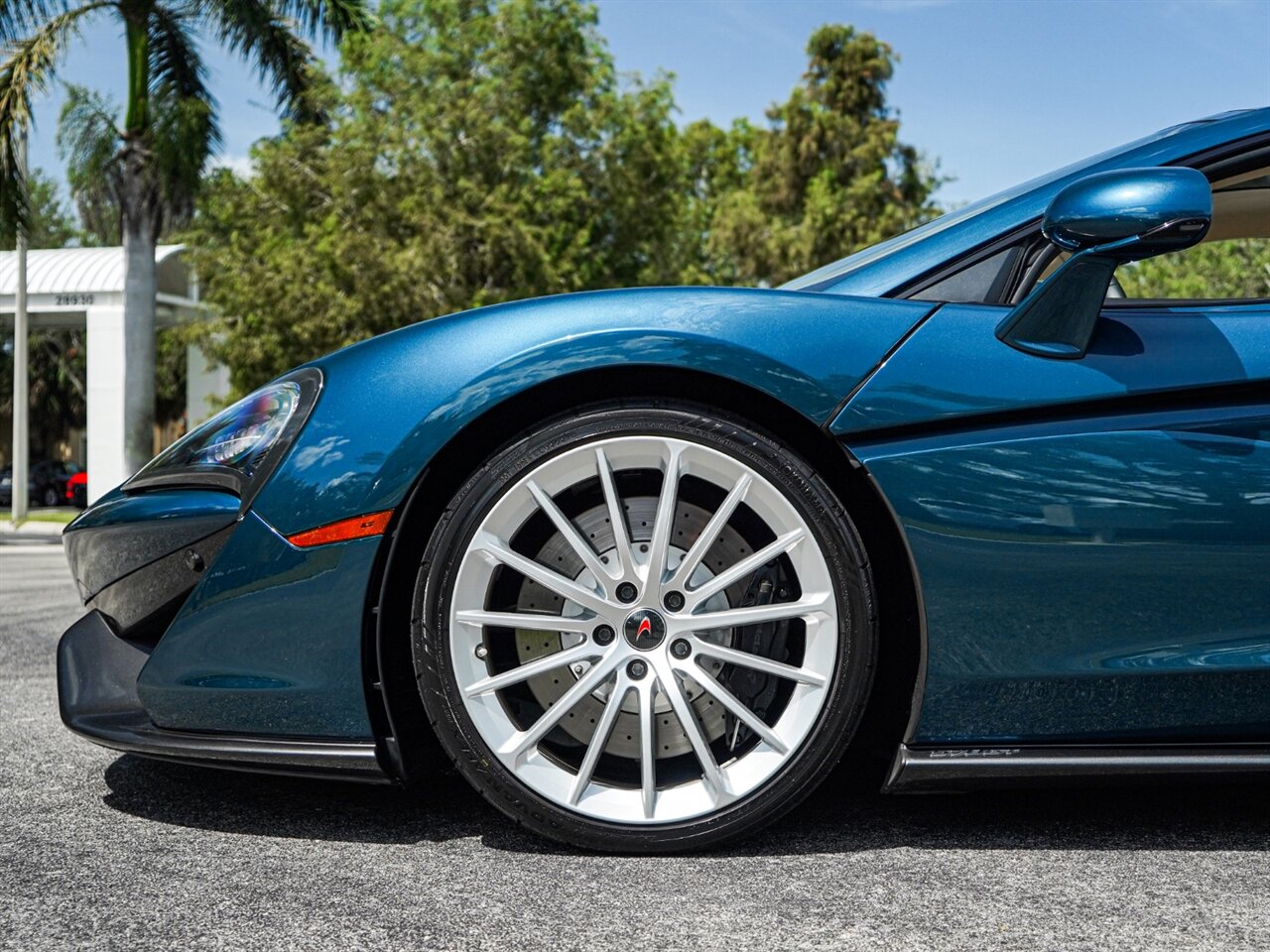 2017 McLaren 570GT   - Photo 41 - Bonita Springs, FL 34134