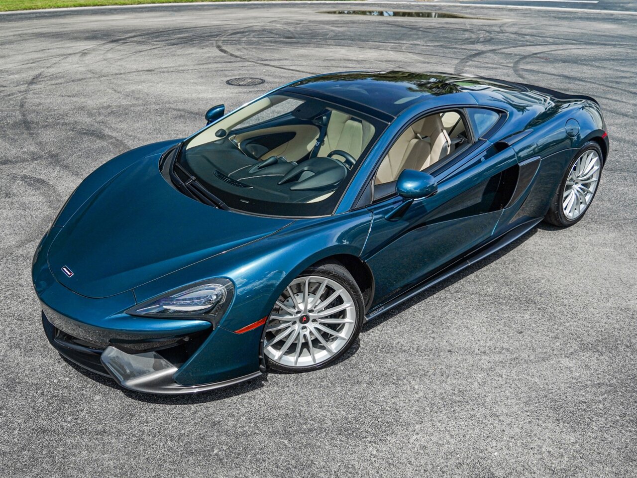 2017 McLaren 570GT   - Photo 8 - Bonita Springs, FL 34134