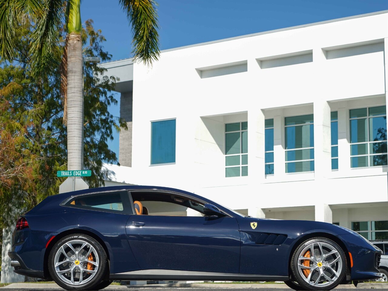 2018 Ferrari GTC4Lusso T   - Photo 10 - Bonita Springs, FL 34134