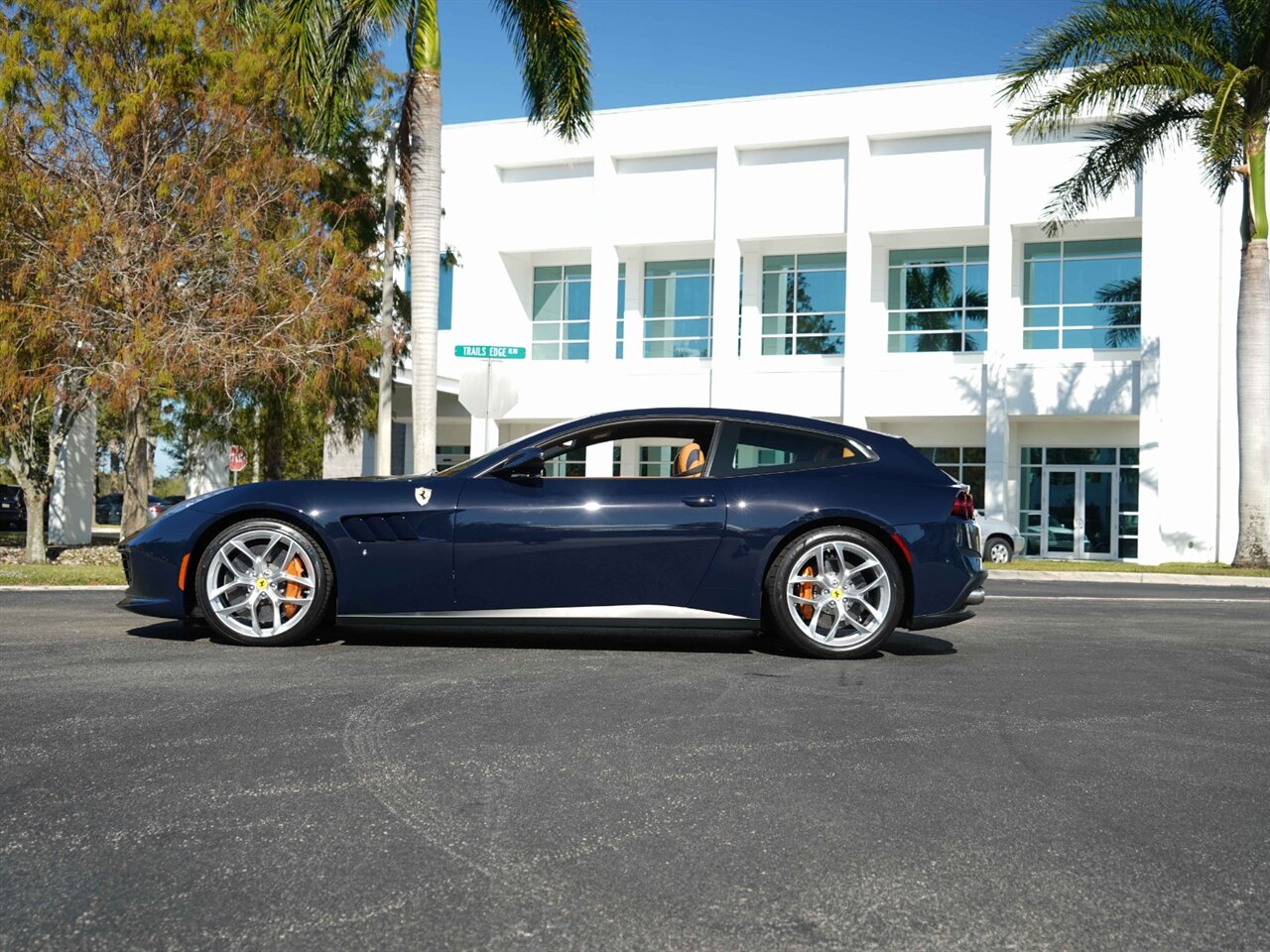 2018 Ferrari GTC4Lusso T   - Photo 11 - Bonita Springs, FL 34134