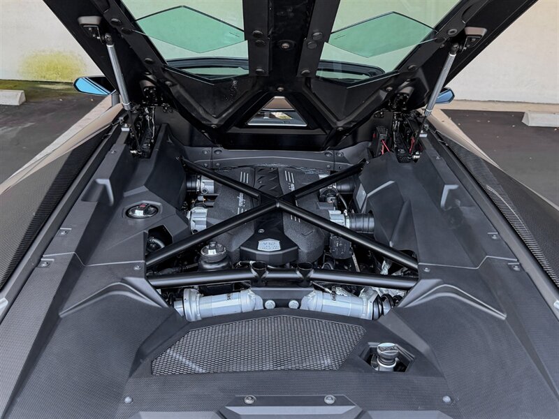 2017 Lamborghini Aventador LP 700-4   - Photo 37 - Bonita Springs, FL 34134