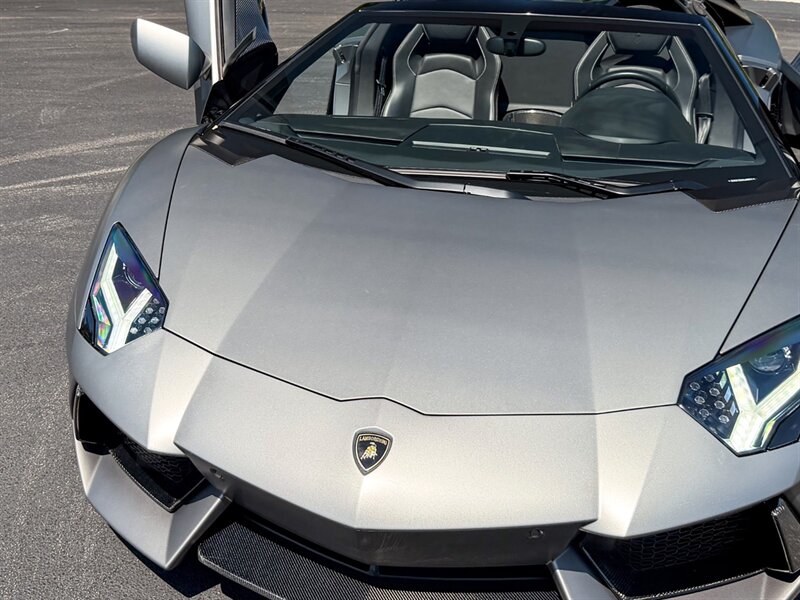 2017 Lamborghini Aventador LP 700-4   - Photo 4 - Bonita Springs, FL 34134
