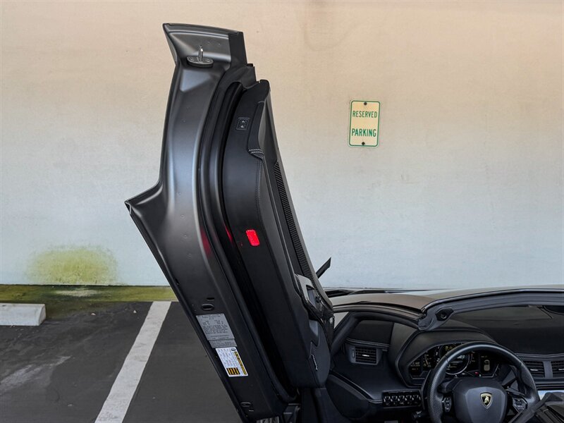 2017 Lamborghini Aventador LP 700-4   - Photo 26 - Bonita Springs, FL 34134