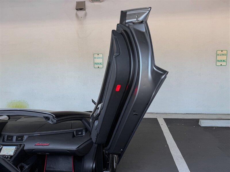 2017 Lamborghini Aventador LP 700-4   - Photo 34 - Bonita Springs, FL 34134
