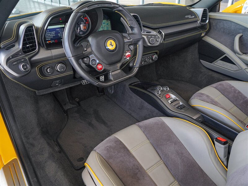 2015 Ferrari 458 Spider   - Photo 2 - Bonita Springs, FL 34134