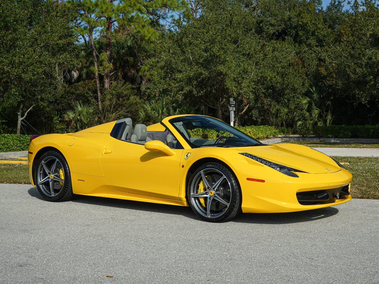 2015 Ferrari 458 Spider   - Photo 9 - Bonita Springs, FL 34134