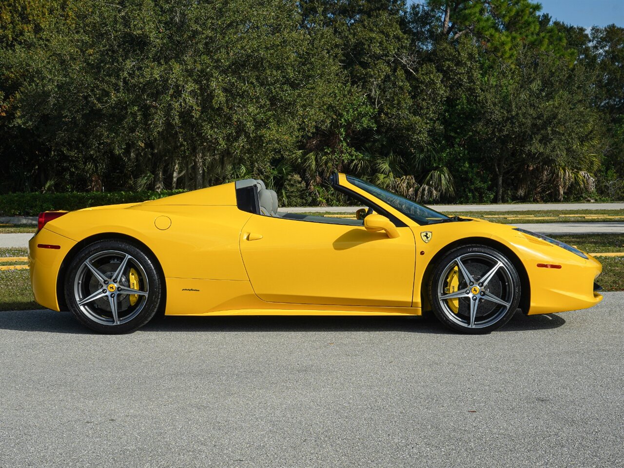 2015 Ferrari 458 Spider   - Photo 11 - Bonita Springs, FL 34134