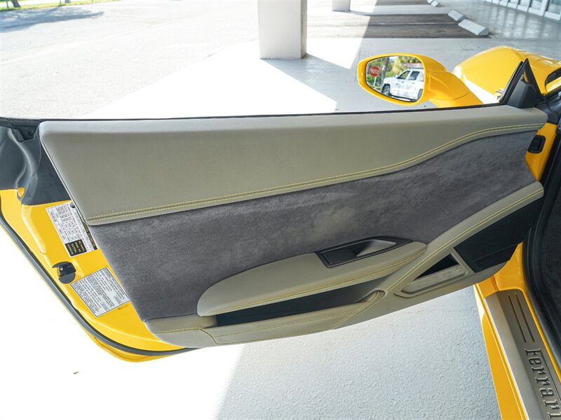 2015 Ferrari 458 Spider - Photo 13 - Bonita Springs, FL 34134