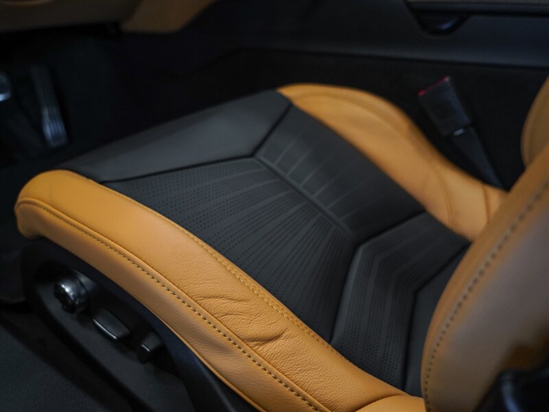 2020 Chevrolet Corvette Stingray   - Photo 12 - Bonita Springs, FL 34134