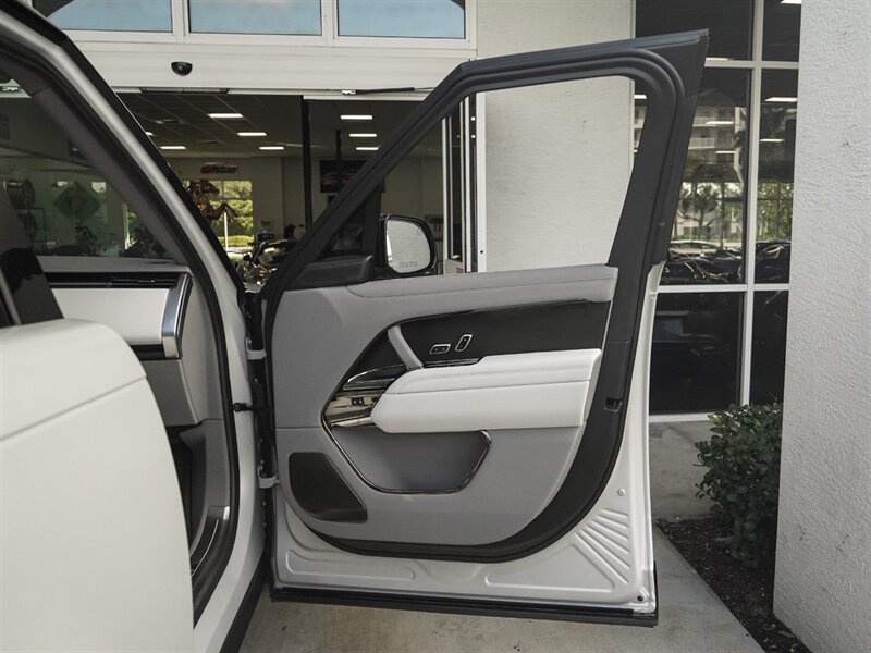 2024 Land Rover Range Rover P615 SV - Photo 39 - Bonita Springs, FL 34134