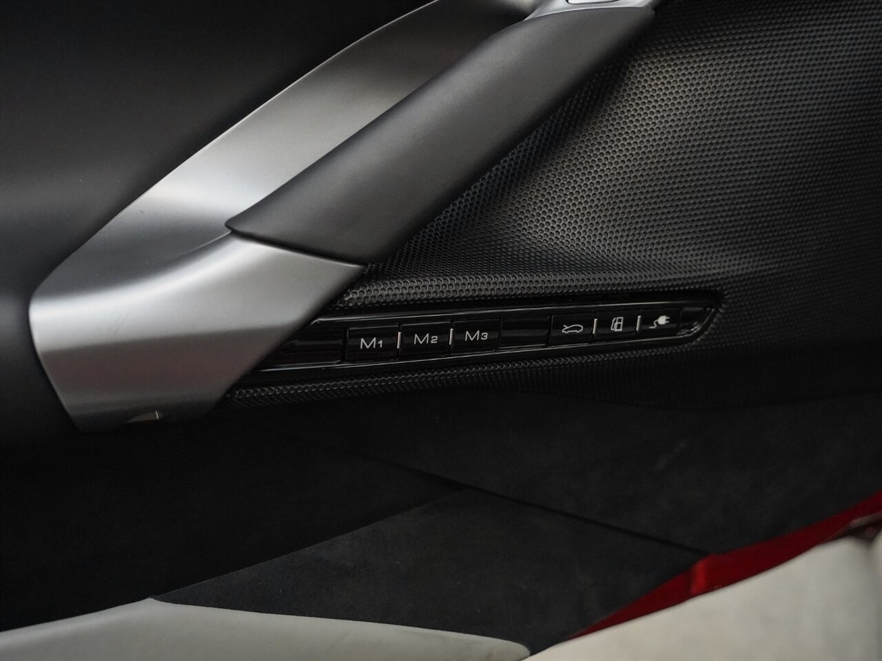 2023 Ferrari SF90 Stradale   - Photo 25 - Bonita Springs, FL 34134