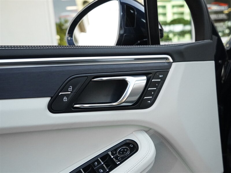 2023 Porsche Macan GTS - Photo 26 - Bonita Springs, FL 34134