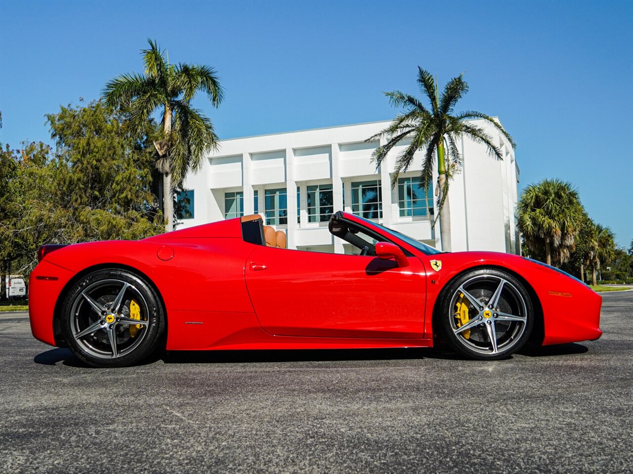 2013 Ferrari 458 Spider   - Photo 58 - Bonita Springs, FL 34134