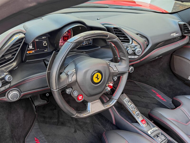 2018 Ferrari 488 Spider   - Photo 28 - Bonita Springs, FL 34134