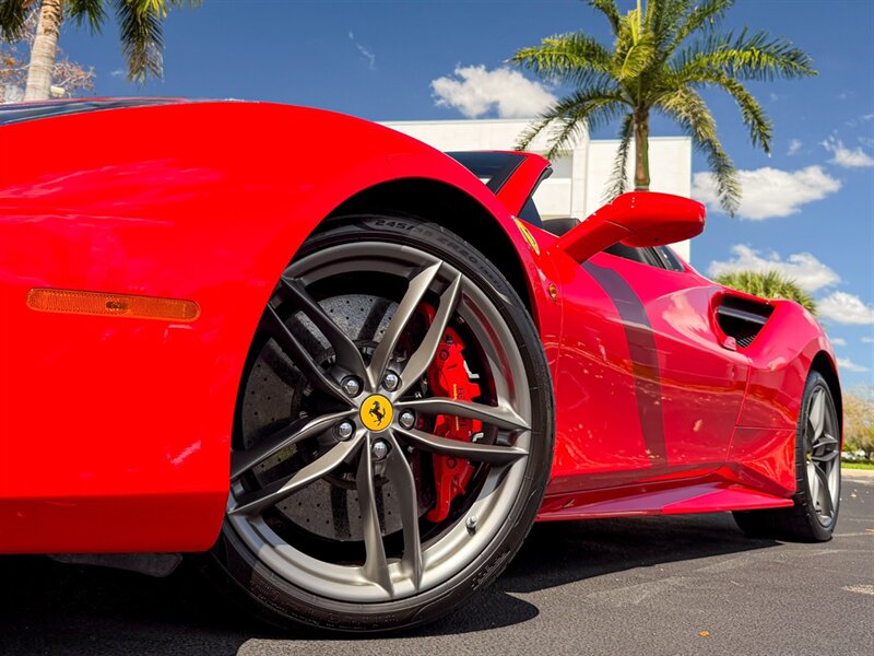 2018 Ferrari 488 Spider   - Photo 12 - Bonita Springs, FL 34134