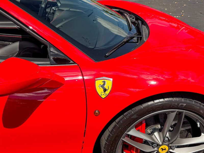 2018 Ferrari 488 Spider   - Photo 71 - Bonita Springs, FL 34134