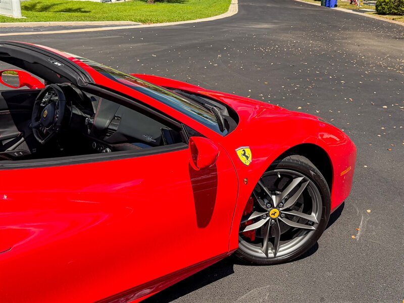 2018 Ferrari 488 Spider   - Photo 65 - Bonita Springs, FL 34134