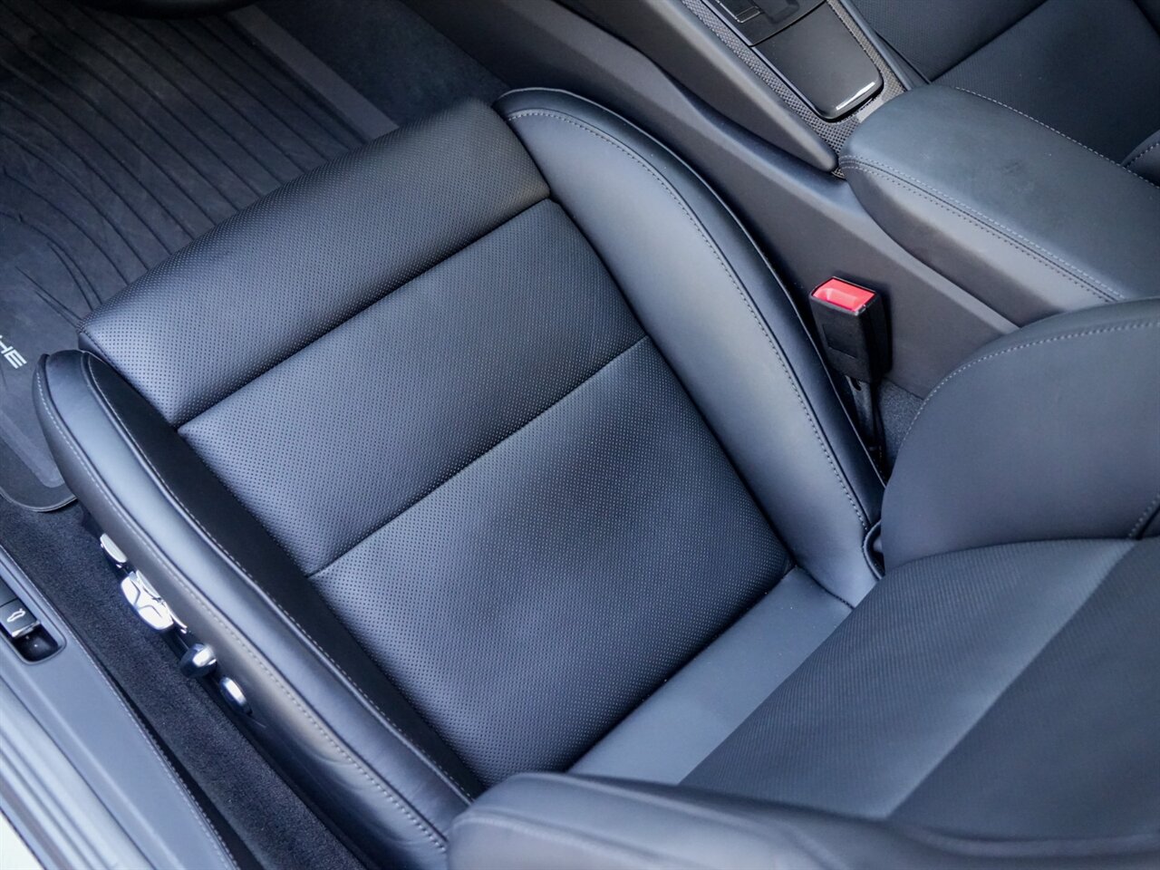 2018 Porsche 911 Turbo   - Photo 24 - Bonita Springs, FL 34134