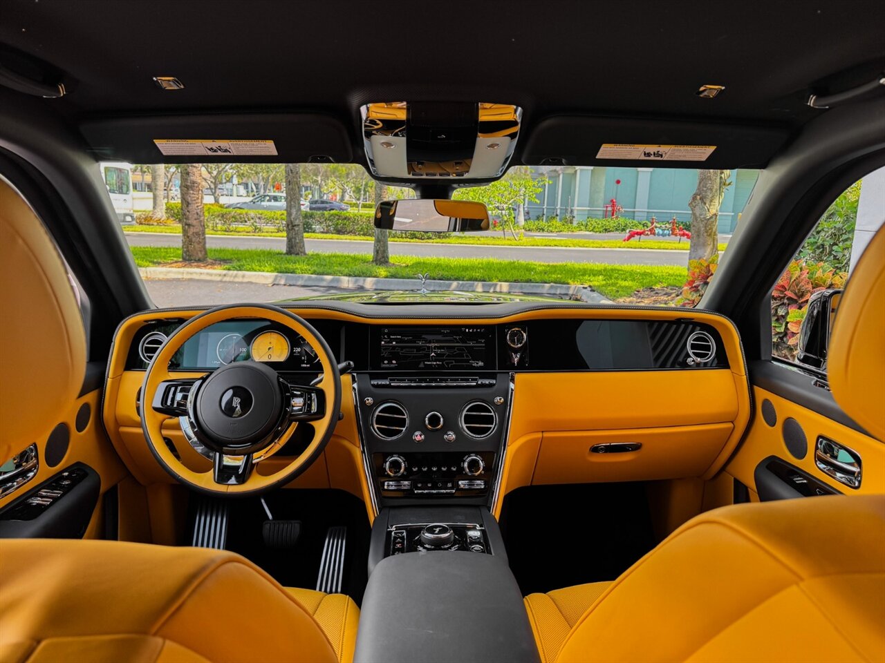 2025 Rolls-Royce Cullinan   - Photo 30 - Bonita Springs, FL 34134