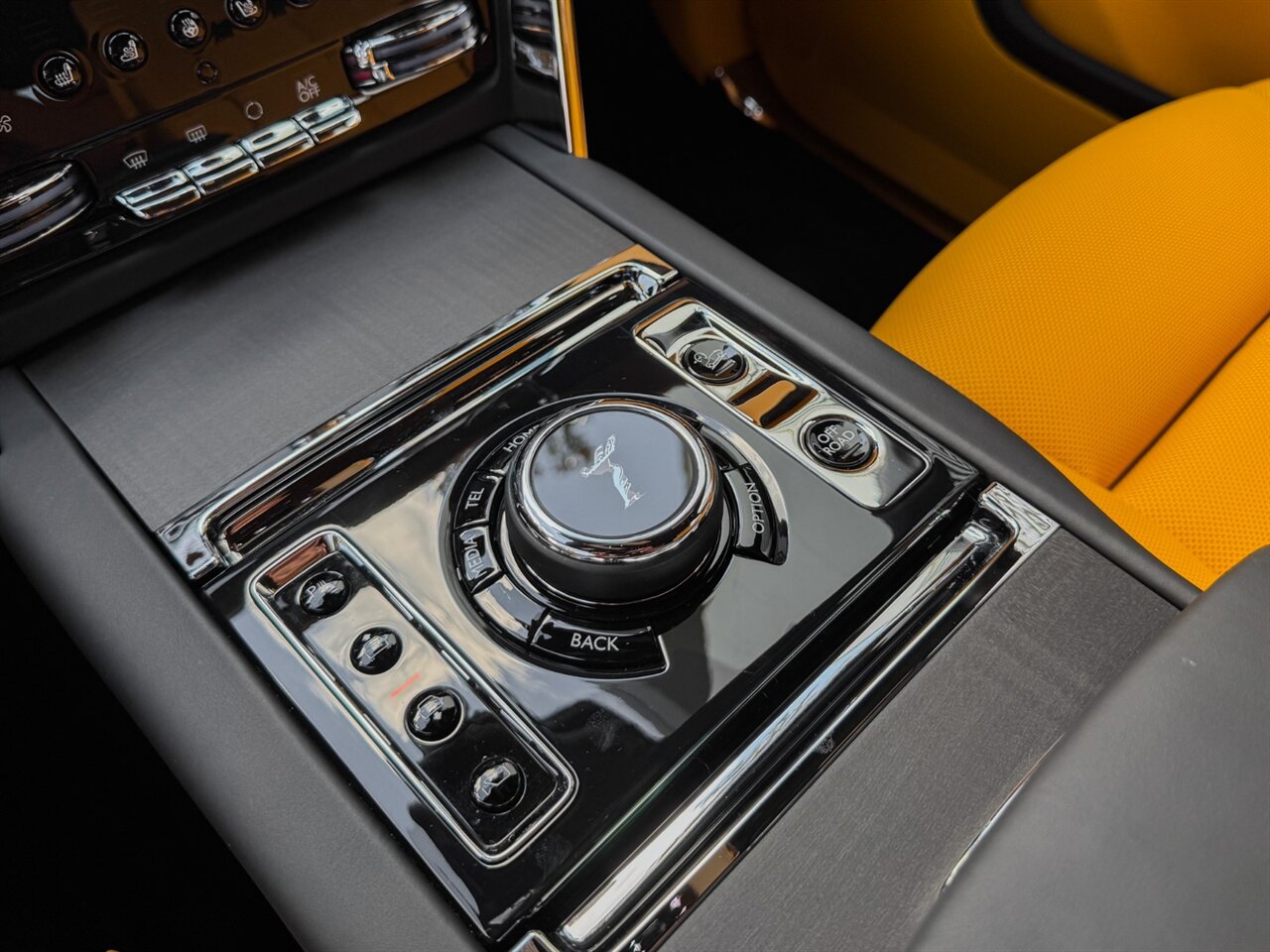 2025 Rolls-Royce Cullinan   - Photo 19 - Bonita Springs, FL 34134