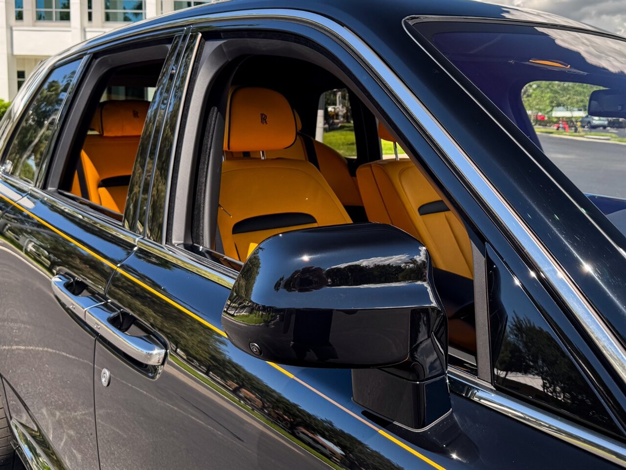 2025 Rolls-Royce Cullinan   - Photo 69 - Bonita Springs, FL 34134