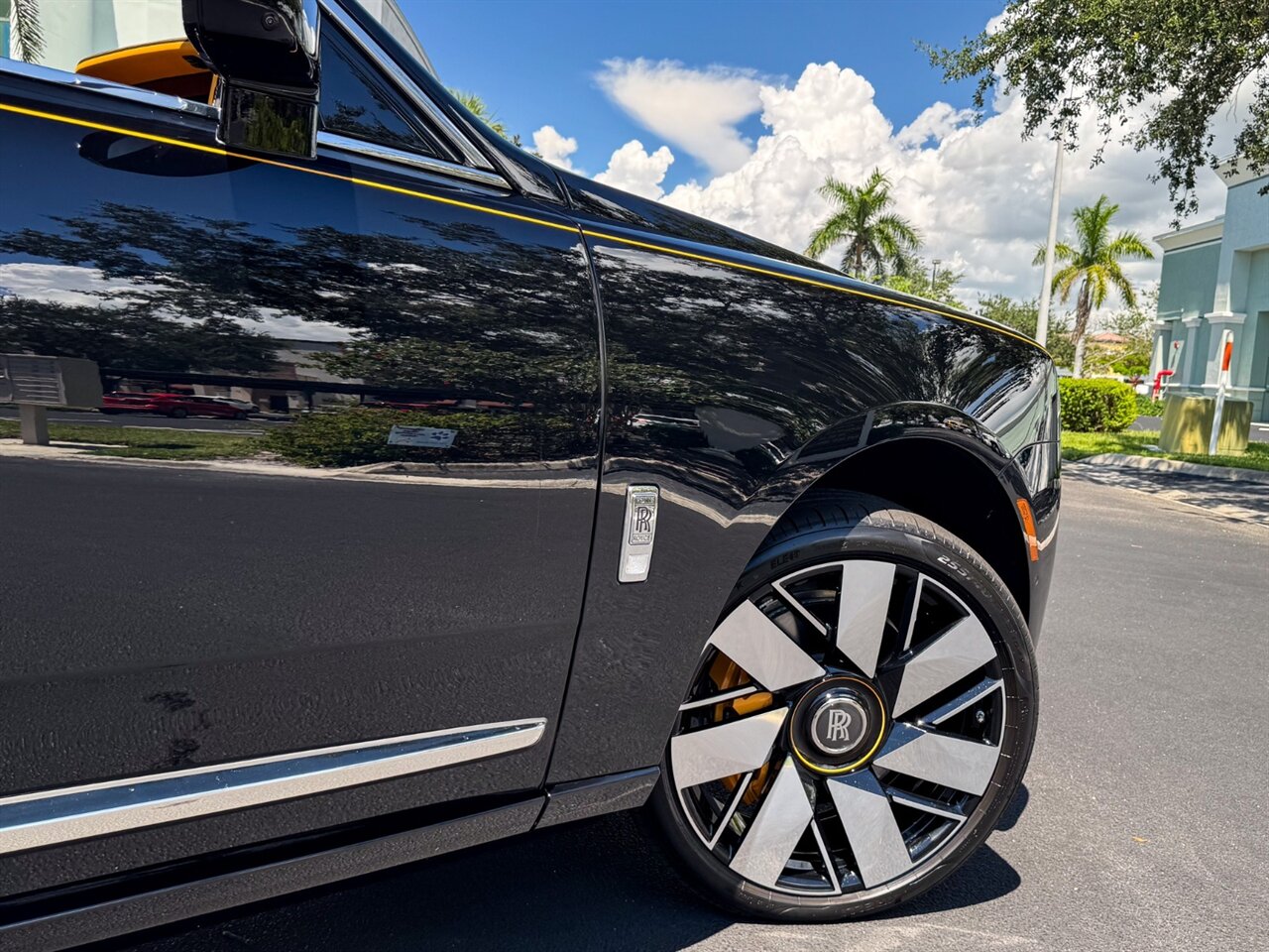 2025 Rolls-Royce Cullinan   - Photo 65 - Bonita Springs, FL 34134