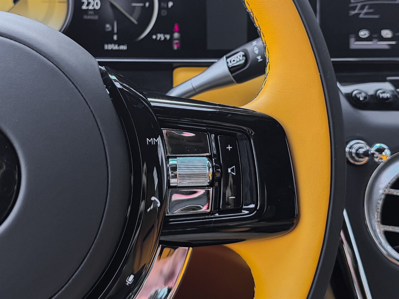 2025 Rolls-Royce Cullinan   - Photo 35 - Bonita Springs, FL 34134