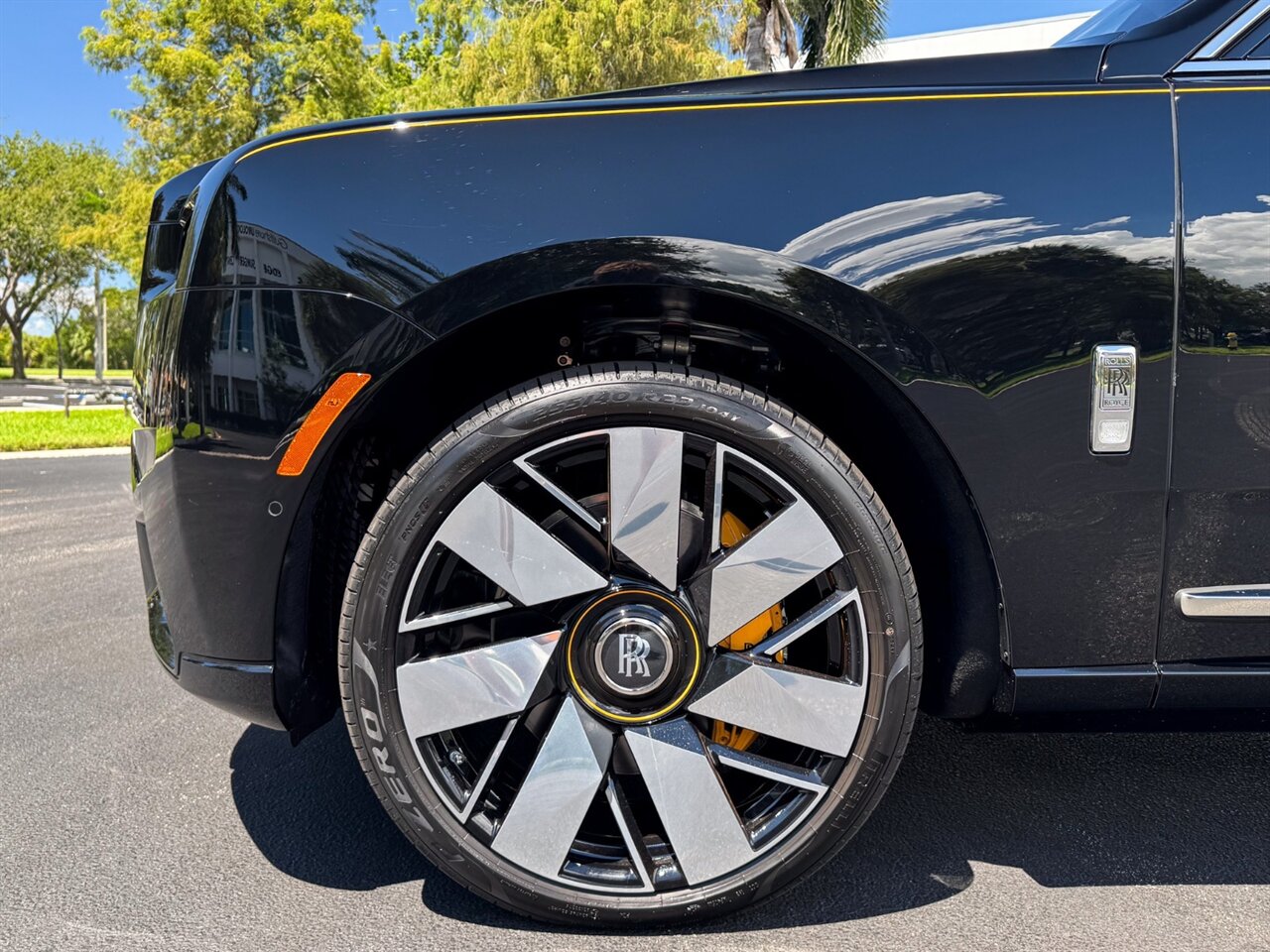 2025 Rolls-Royce Cullinan   - Photo 49 - Bonita Springs, FL 34134