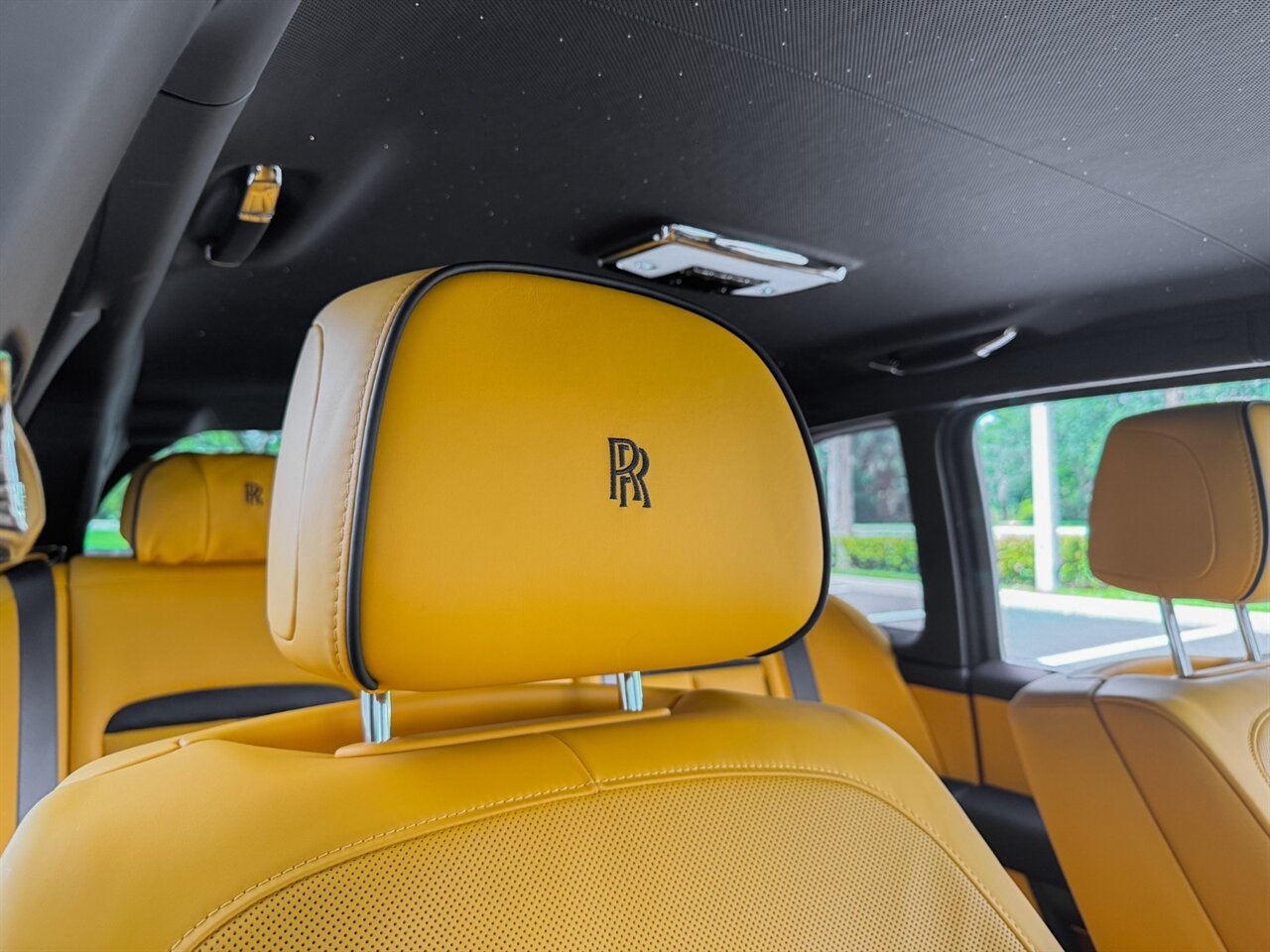 2025 Rolls-Royce Cullinan   - Photo 38 - Bonita Springs, FL 34134