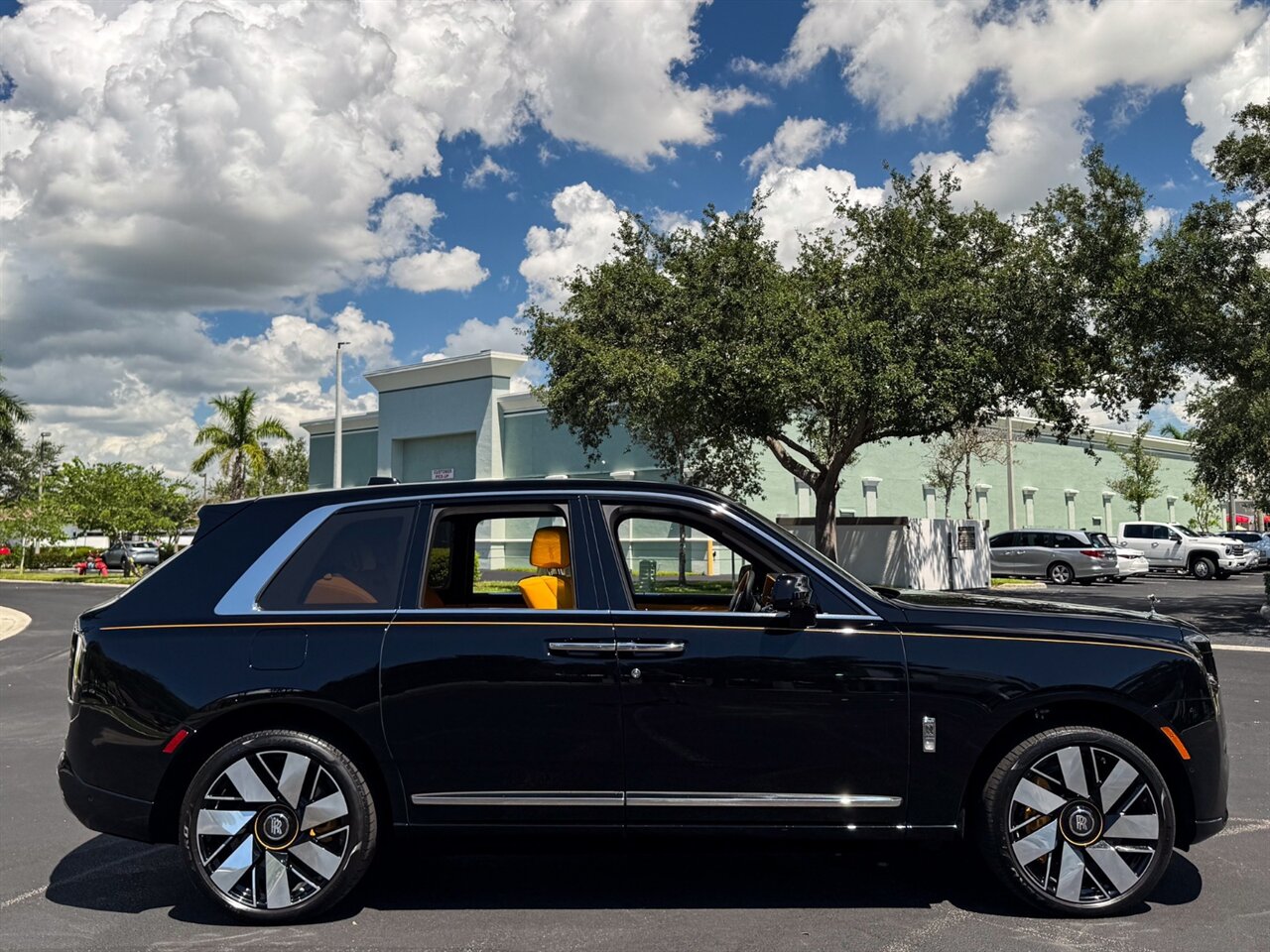 2025 Rolls-Royce Cullinan   - Photo 67 - Bonita Springs, FL 34134