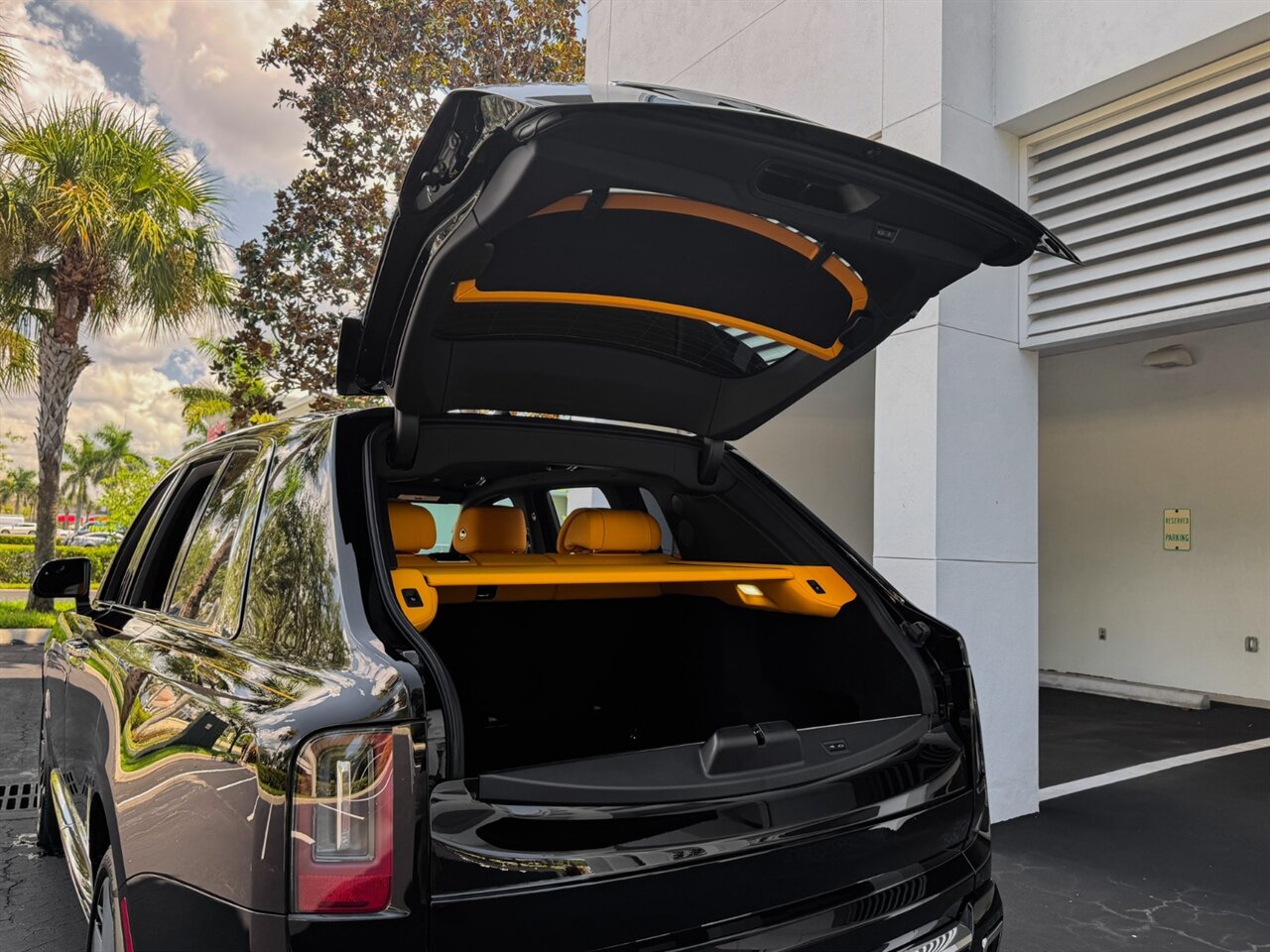 2025 Rolls-Royce Cullinan   - Photo 45 - Bonita Springs, FL 34134