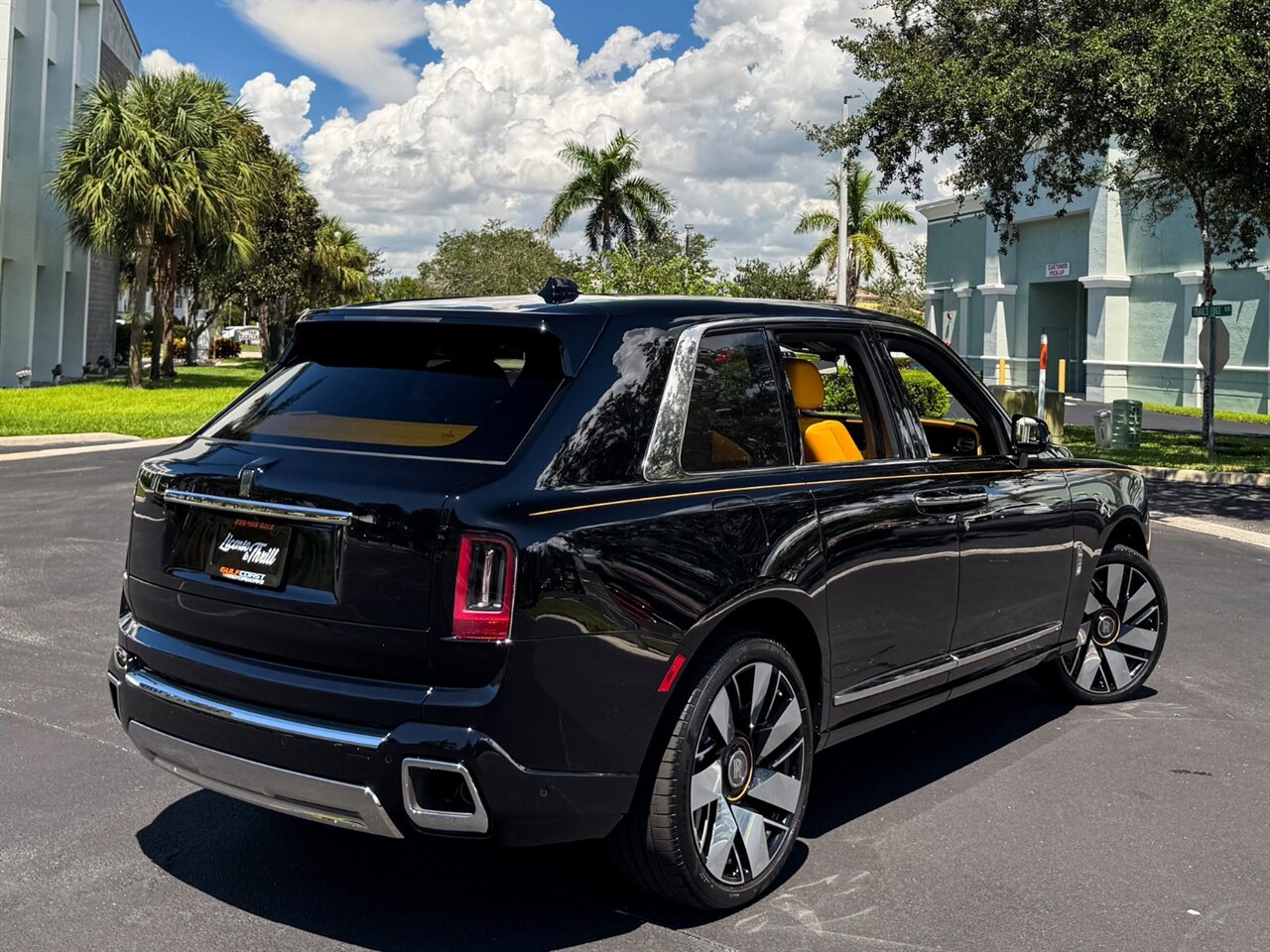2025 Rolls-Royce Cullinan   - Photo 66 - Bonita Springs, FL 34134