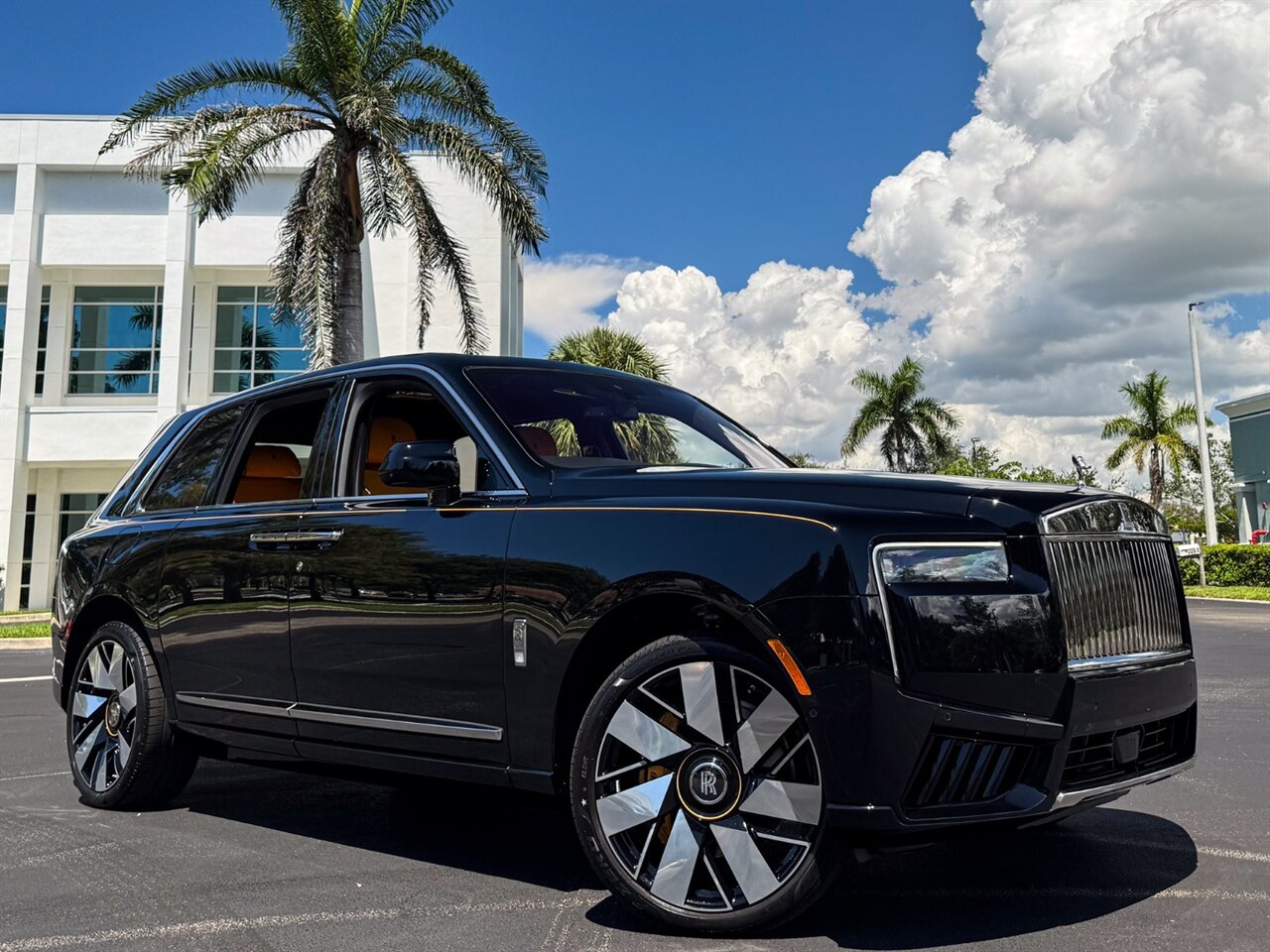 2025 Rolls-Royce Cullinan   - Photo 73 - Bonita Springs, FL 34134