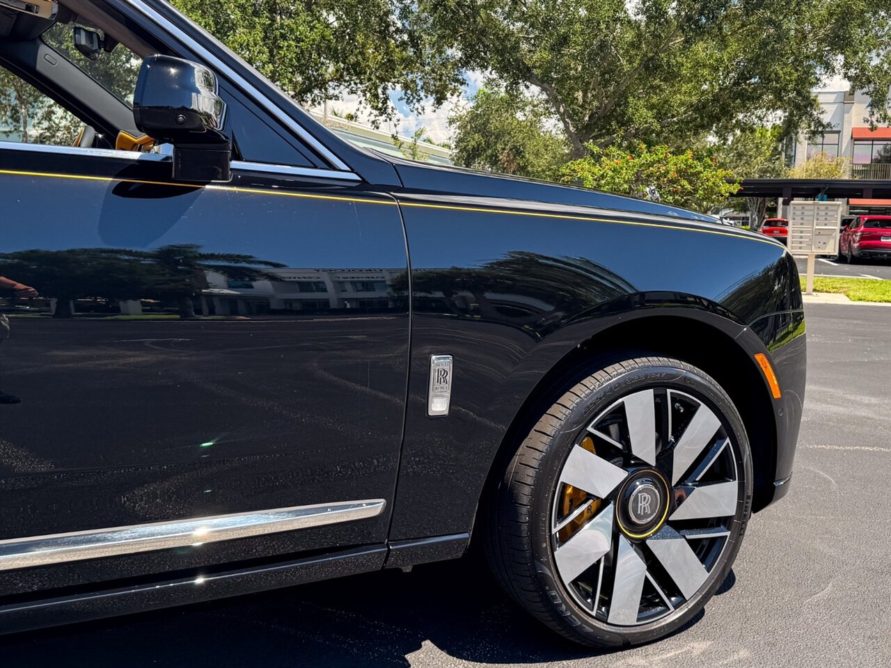 2025 Rolls-Royce Cullinan   - Photo 68 - Bonita Springs, FL 34134