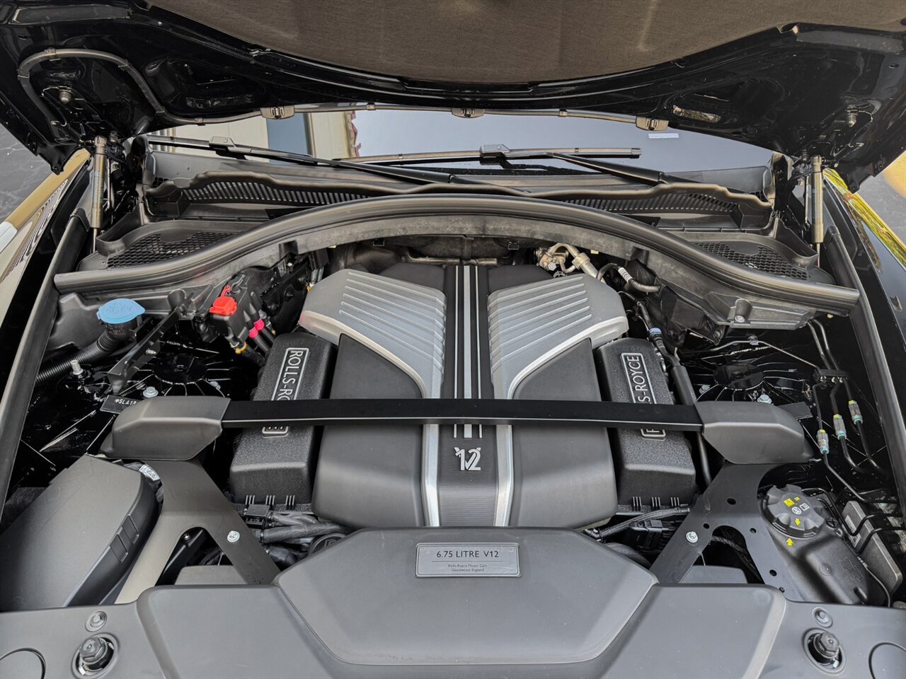 2025 Rolls-Royce Cullinan   - Photo 43 - Bonita Springs, FL 34134