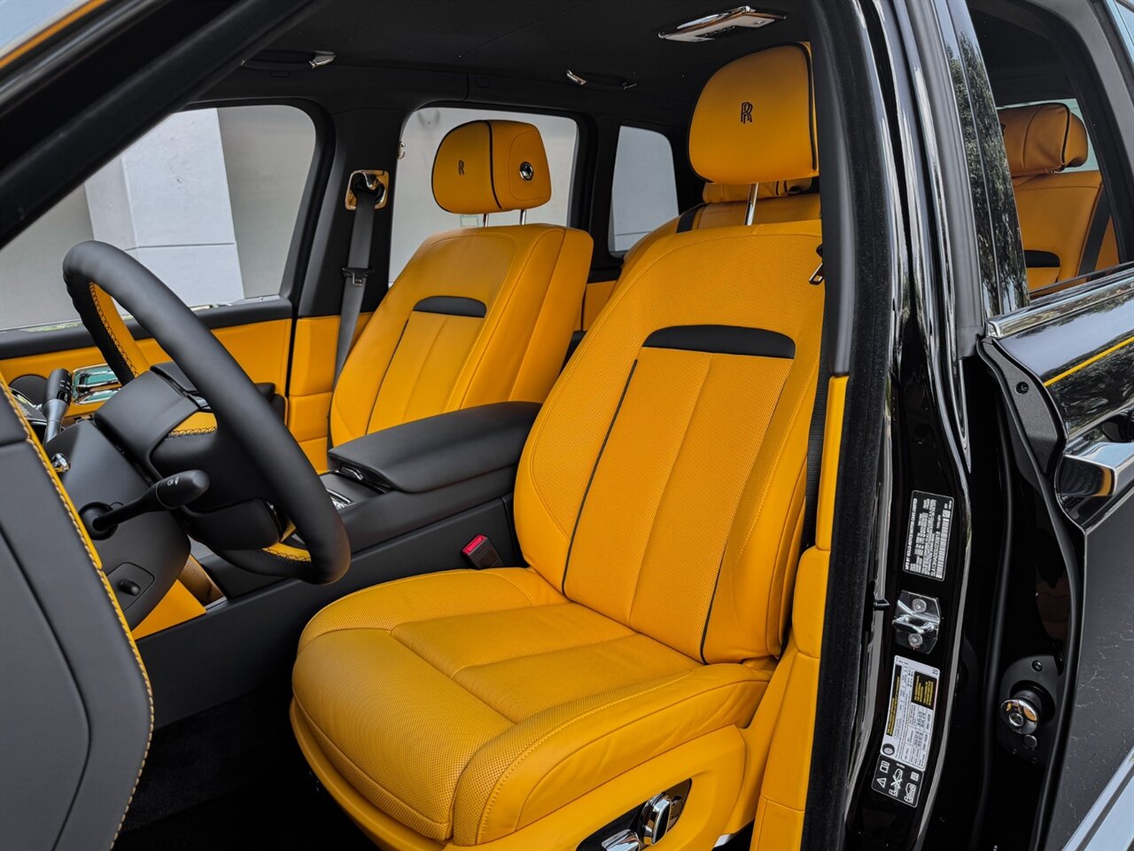 2025 Rolls-Royce Cullinan   - Photo 20 - Bonita Springs, FL 34134