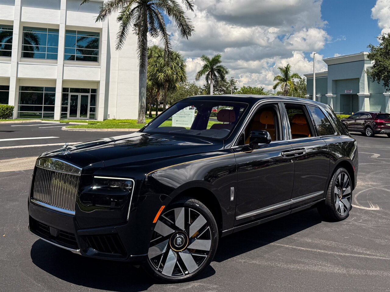 2025 Rolls-Royce Cullinan   - Photo 9 - Bonita Springs, FL 34134