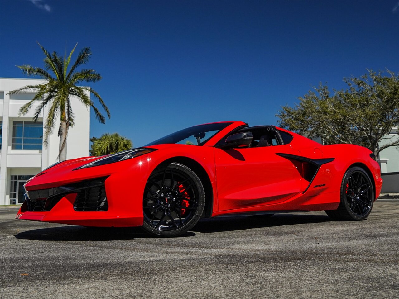 2023 Chevrolet Corvette Z06   - Photo 11 - Bonita Springs, FL 34134