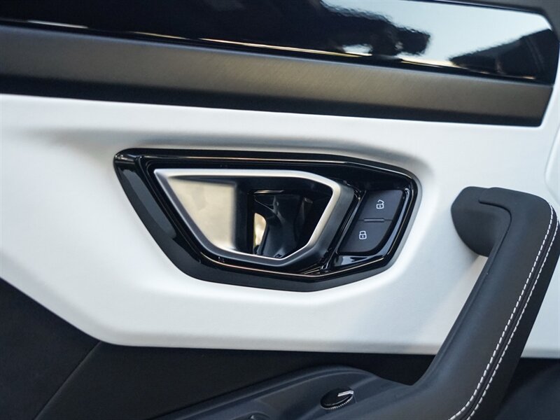 2022 Lamborghini Urus - Photo 26 - Bonita Springs, FL 34134