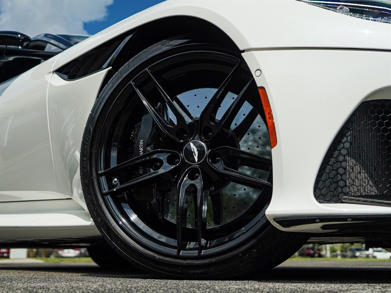 2019 Aston Martin DBS Superleggera   - Photo 57 - Bonita Springs, FL 34134