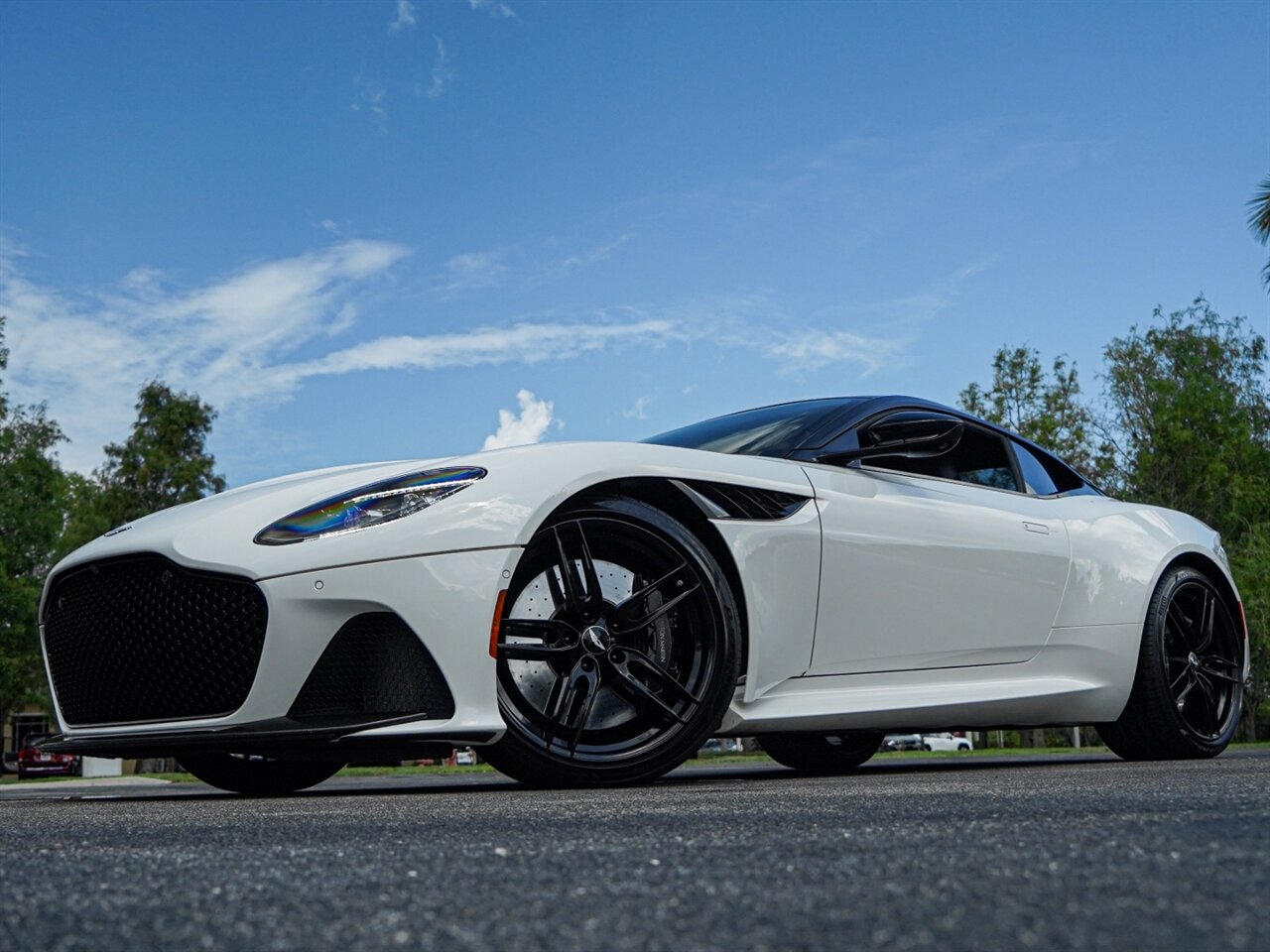 2019 Aston Martin DBS Superleggera   - Photo 9 - Bonita Springs, FL 34134