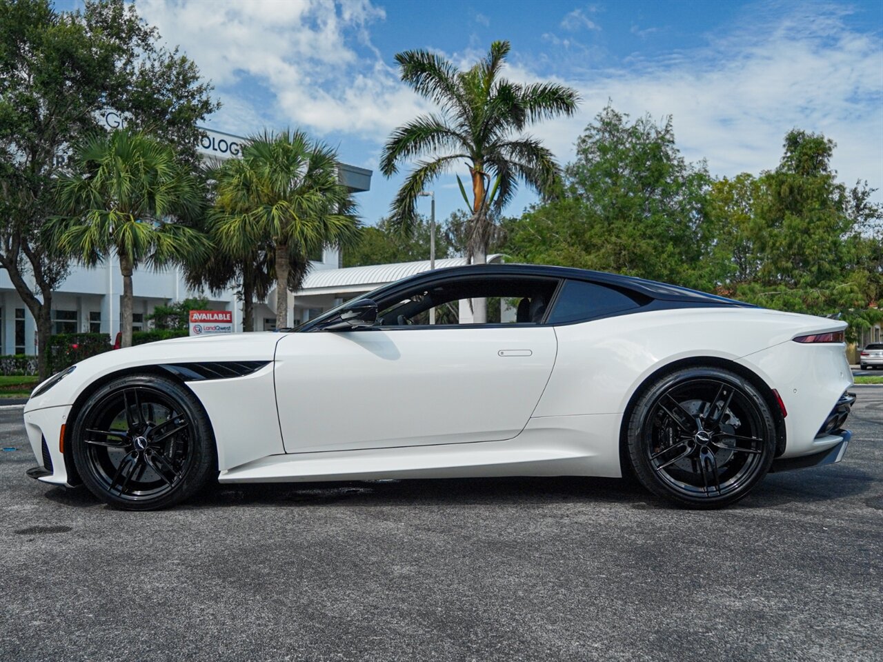 2019 Aston Martin DBS Superleggera   - Photo 36 - Bonita Springs, FL 34134