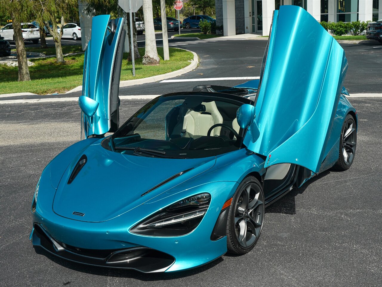 2020 McLaren 720S Spider Performance   - Photo 8 - Bonita Springs, FL 34134