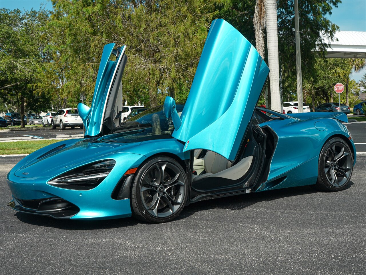 2020 McLaren 720S Spider Performance   - Photo 9 - Bonita Springs, FL 34134