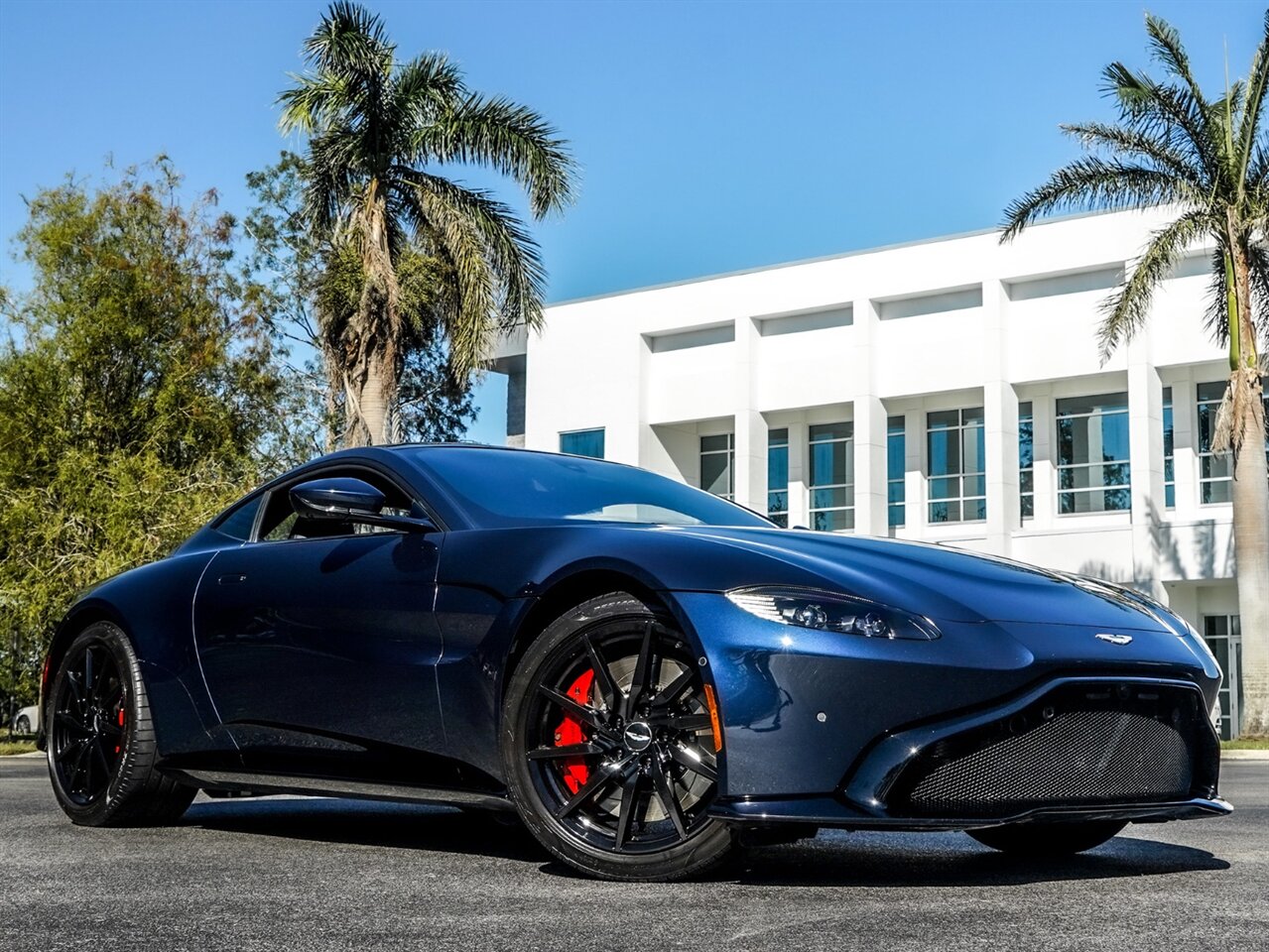 2019 Aston Martin Vantage   - Photo 45 - Bonita Springs, FL 34134