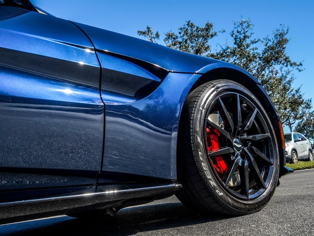 2019 Aston Martin Vantage   - Photo 44 - Bonita Springs, FL 34134